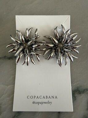 NWT Copacabana Silver Chrysanthemum Statement Earrings
